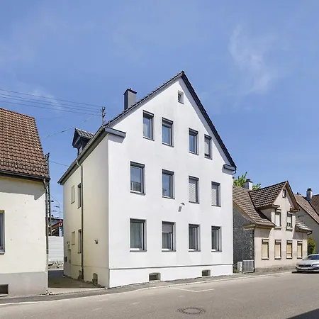 Mit Parkmoeglichkeit 公寓 *